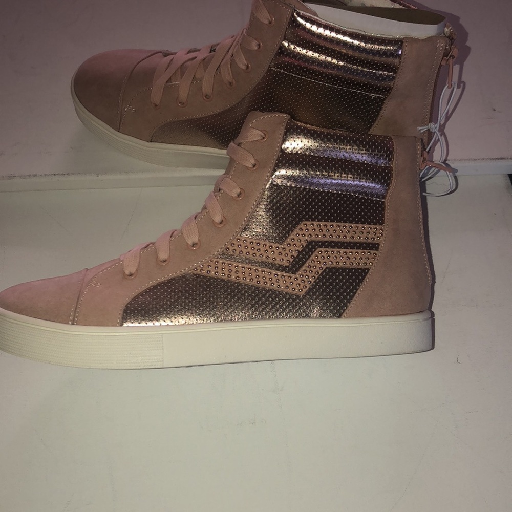 ❌SOLD❌ Justice Lace-Up Hi-Top Sneaker (NEW-Never worn)